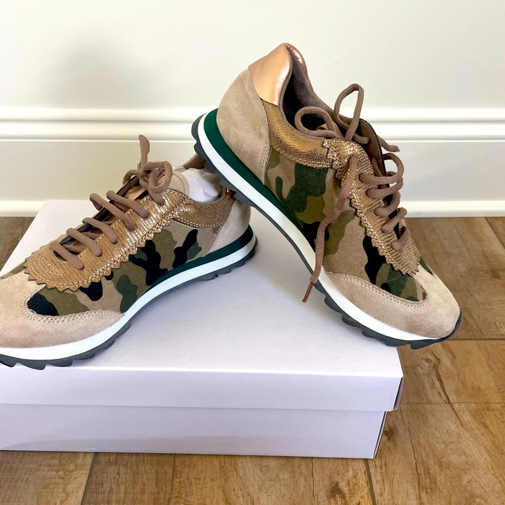 NWOT Super cute women’s lace-up tennis shoes with camo pattern.  No box.